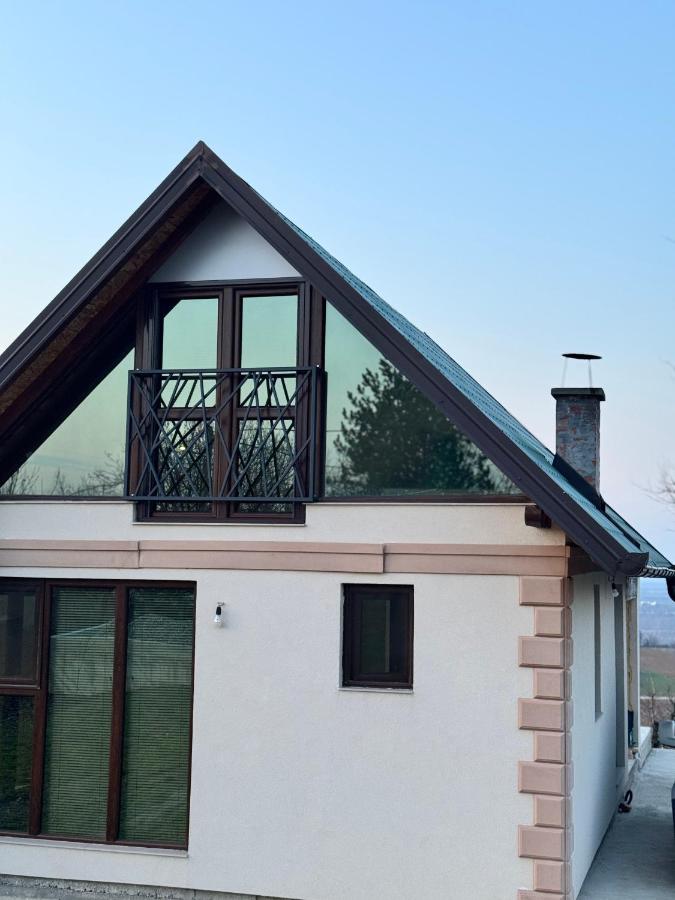 Vikendica Nina i Lola - Bed and Breakfast