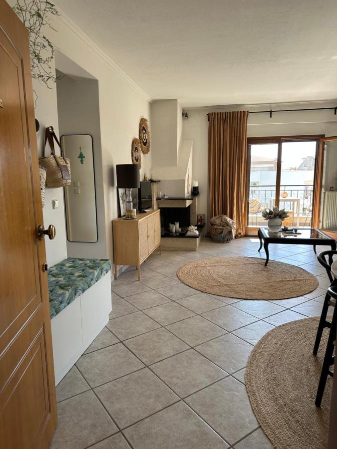 Nice, spacious and bright apartment in Thermi, Thessaloniki. - B&B