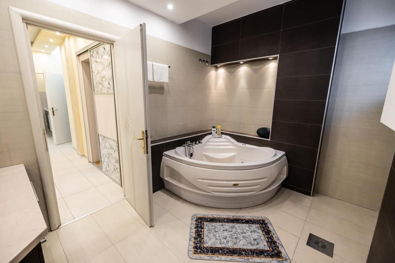 One-Bedroom Apartment with Balcony