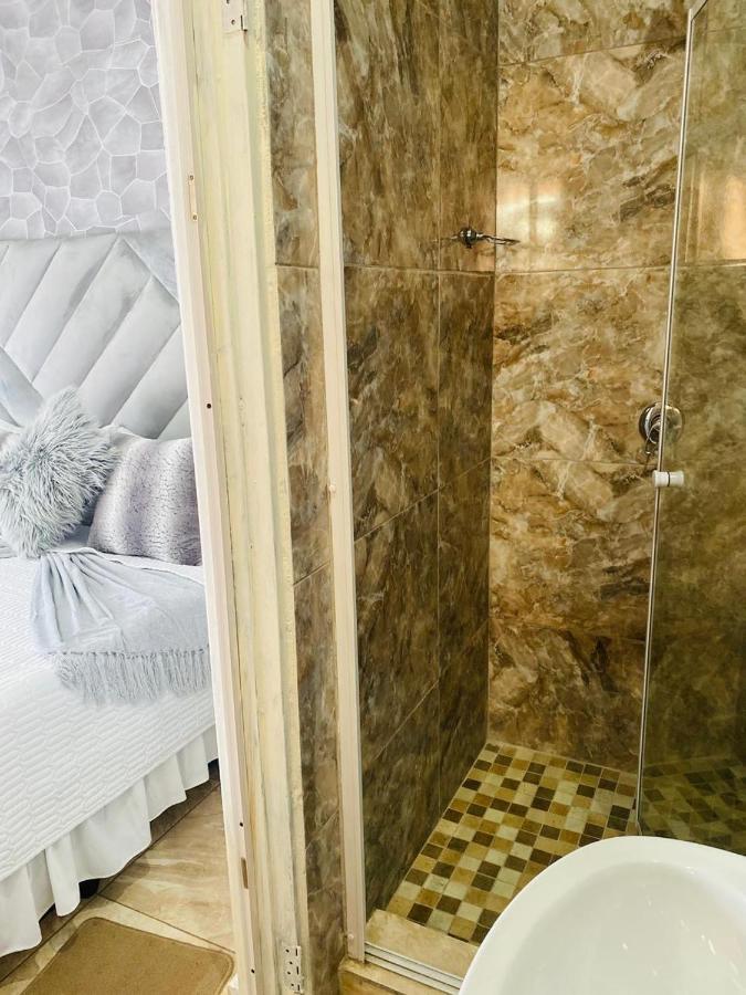 Doppelzimmer mit Poolblick