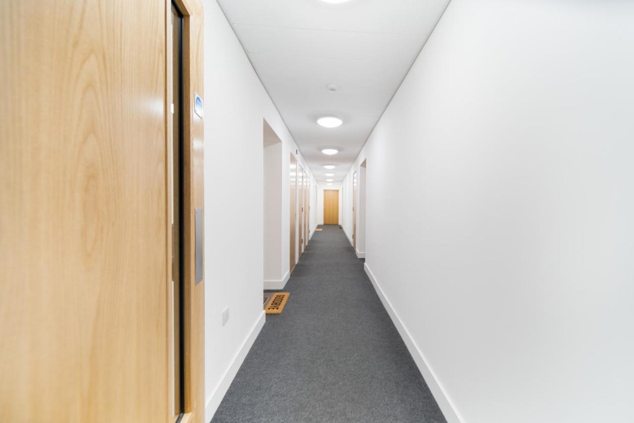 One Bed Apartment in Private Building Luton - B&B