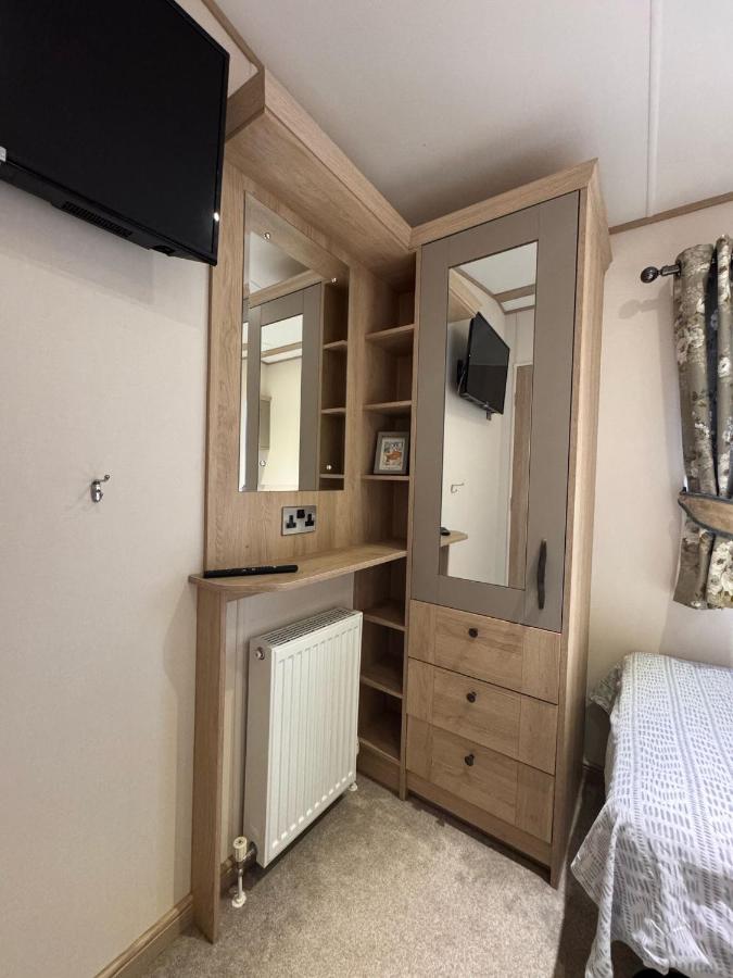 Hurleys Haven Home From Home Mini Lodge At Camber - B&B Camber