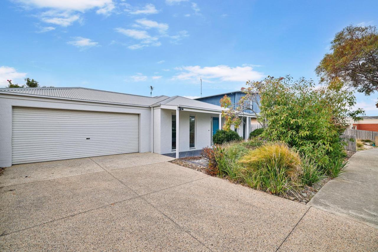 Salt Air Hideaway with Lush Backyard - Ferienwohnung Torquay