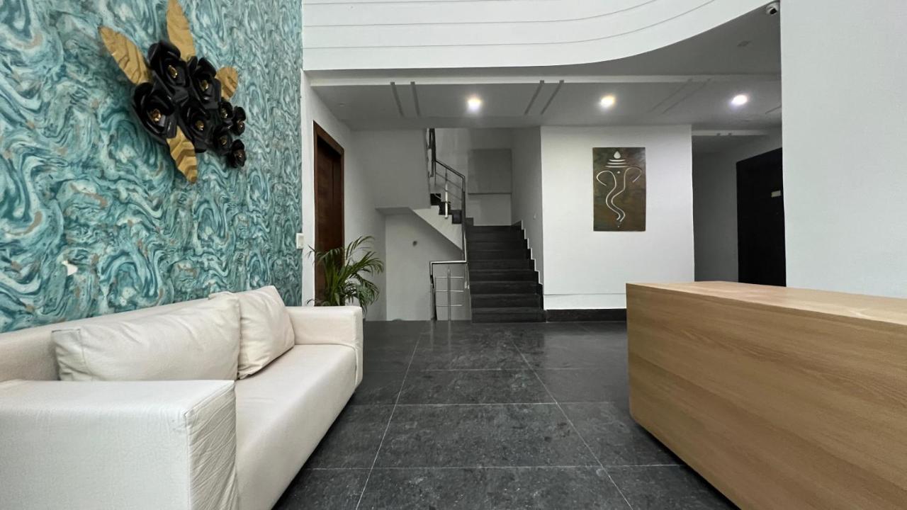 BluO Penthouse - DLF CyberCity, BathTub Terrace Garden #staycation - B&B Gurgaon