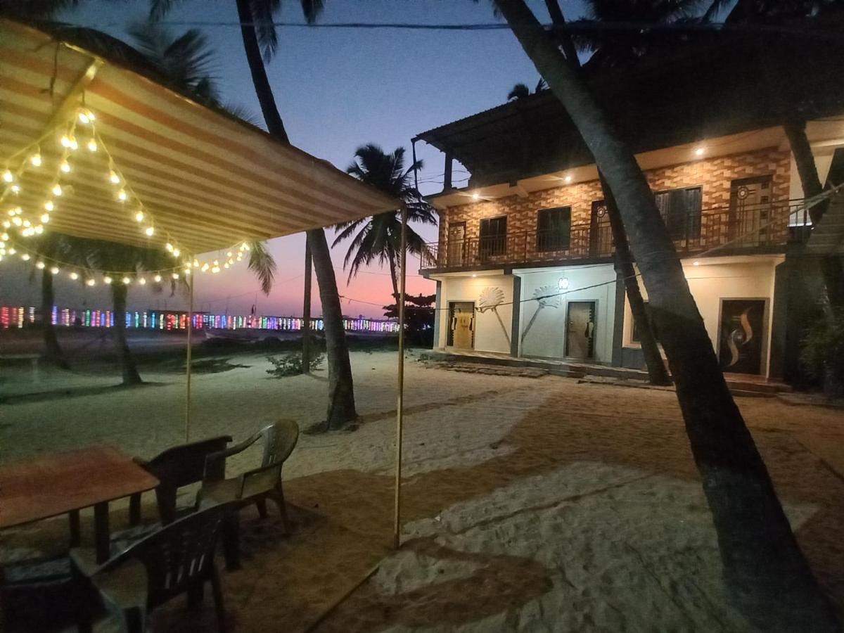 Malvan Beach Homestay - Bed and Breakfast