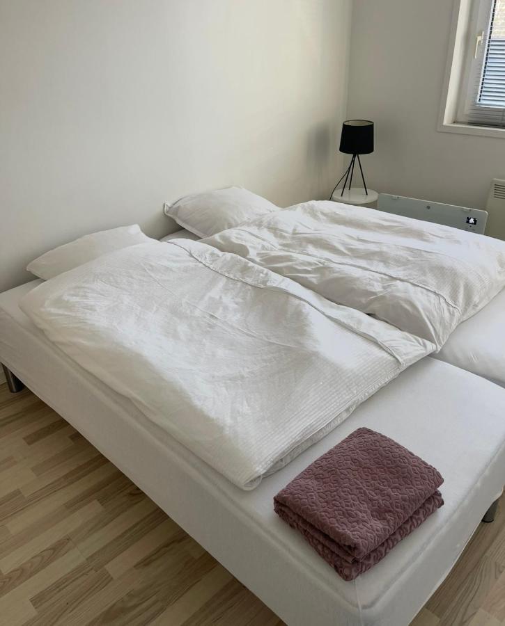 Tweepersoonskamer met Gedeelde Badkamer