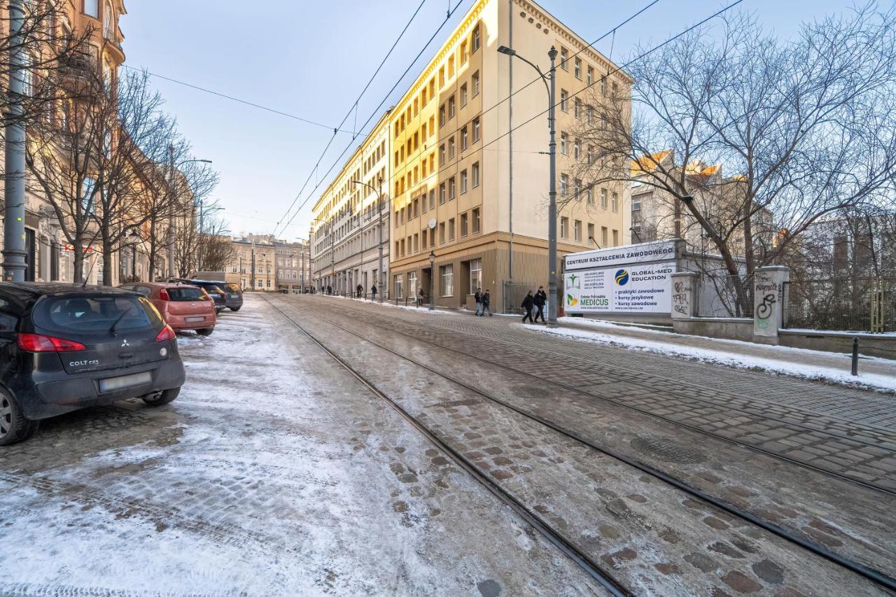 Jasne Studia Very Berry w Centrum Poznania by Noclegi Renters - Ferienwohnung Posen