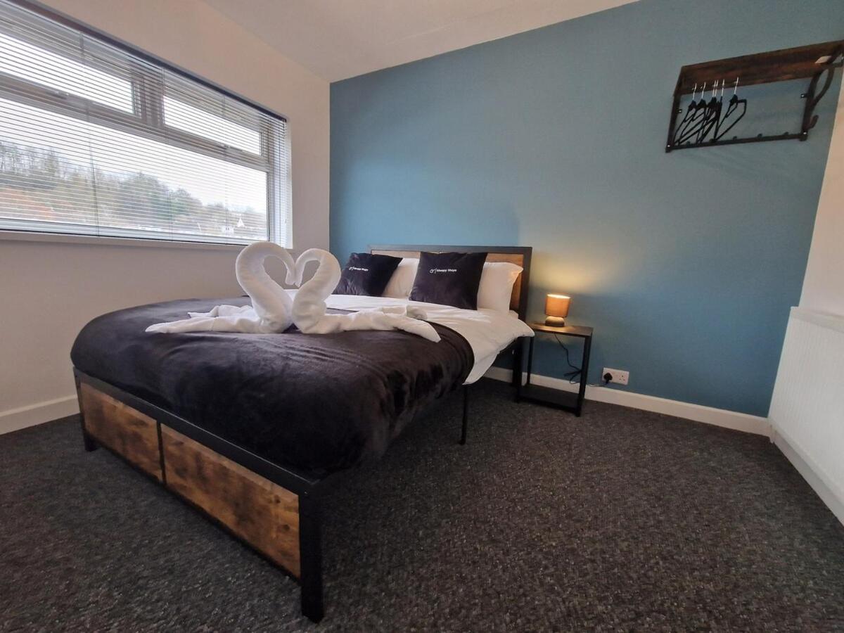 3 Bedroom Urban Retreat Near Bike Park Wales & Town Centre - B&B