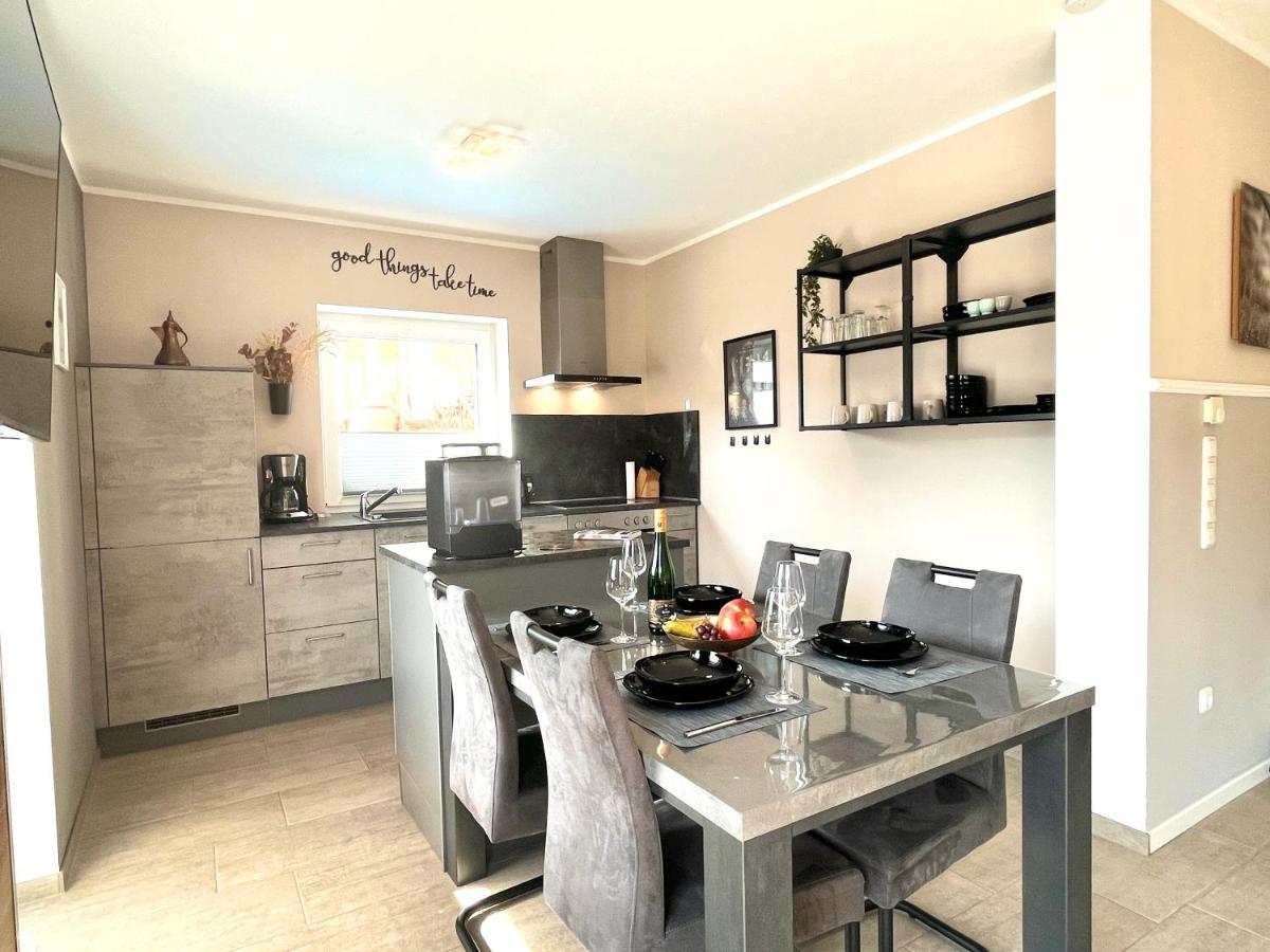 Ferienwohnung Sonnenterrasse, 1-4 Personen, 2 Schlafzimmer, große Terrasse - B&B