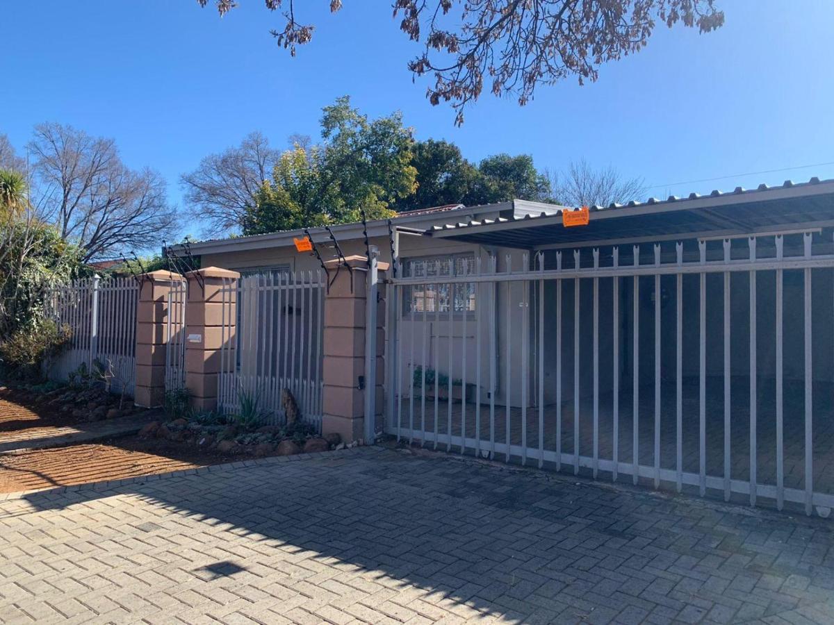 Evening Star Guest Units - B&B Fichardtpark