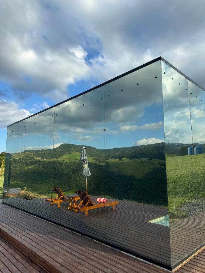 Mirror Cabins - B&B