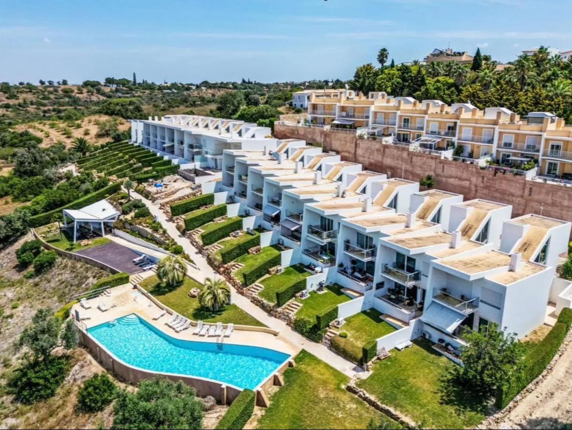 Villa Maria, 3BD & Pool & Garden & BBQ - B&B Albufeira
