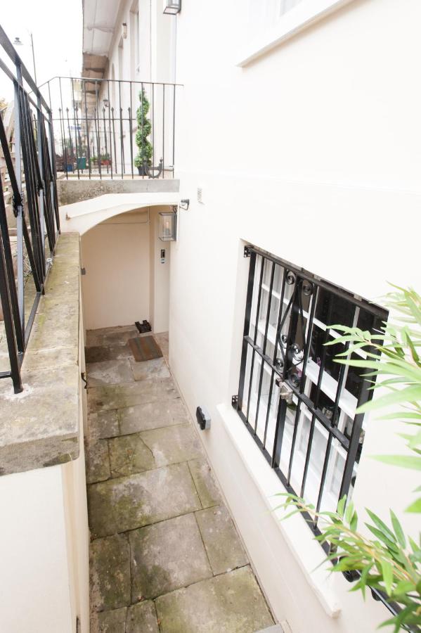 Classic One-Bedroom Apartment with King Bed