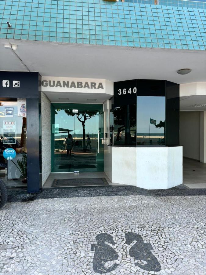 Apto 2 Suítes, tudo novo, na Avenida Atlantica, pé na areia e com vista mar - B&B