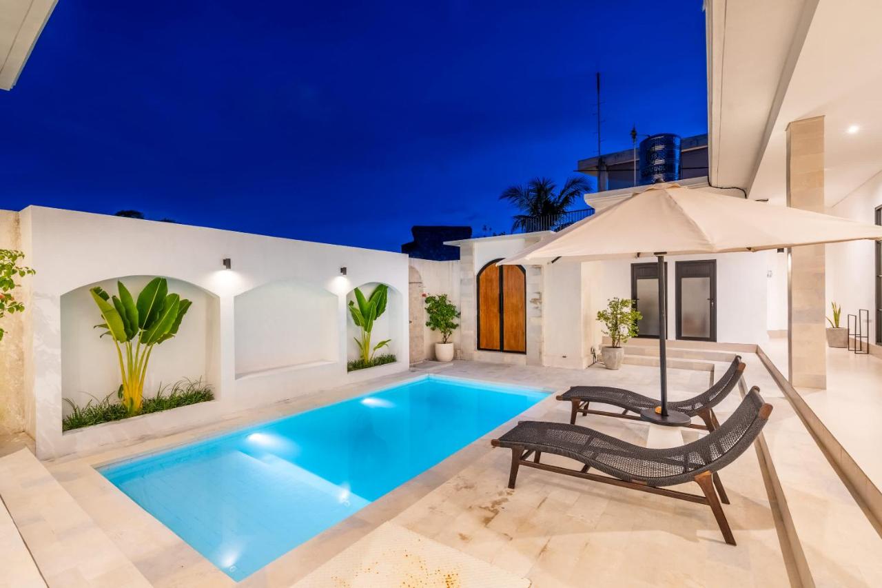 The R Villa Bratan - 3BR Serene Getaway in Canggu - B&B Canggu
