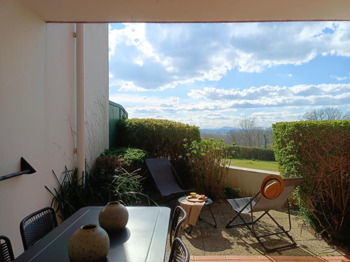 T1 Bis avec piscine vue golf et montagnes - B&B Arcangues