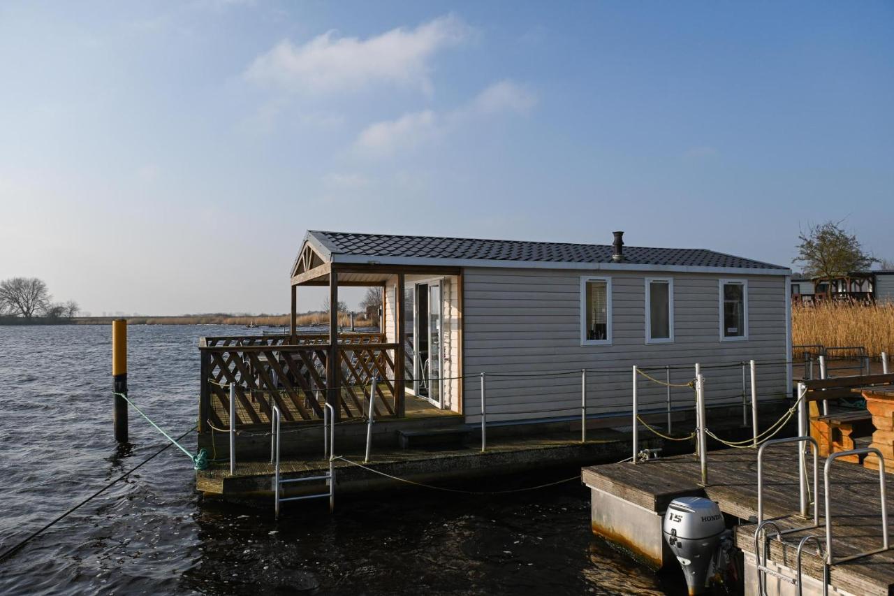 Ferienpark Süderstapel - Hausboot 2 - Ferienwohnung Süderstapel