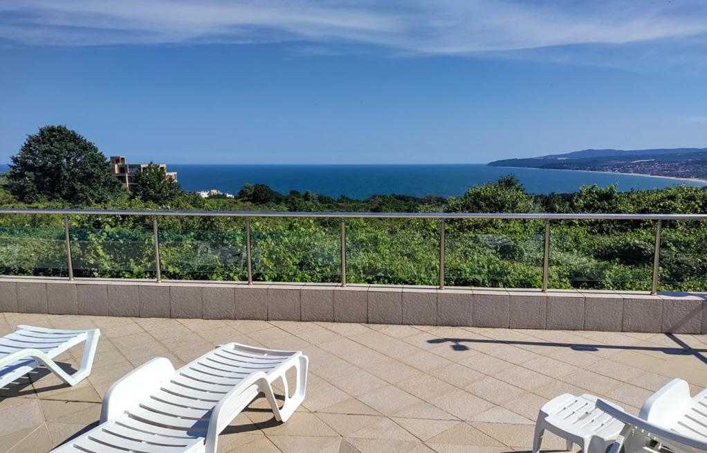 SunBreeze Living Apartments - Chambres d’hôtes Byala