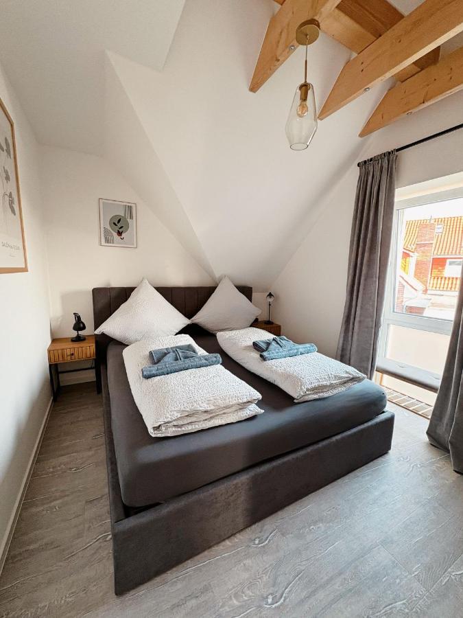 Ferienwohnung KÖÖK Küstentraum - Modern, Balkon, Strandnah, Maisonette - Ferienwohnung Neuharlingersiel