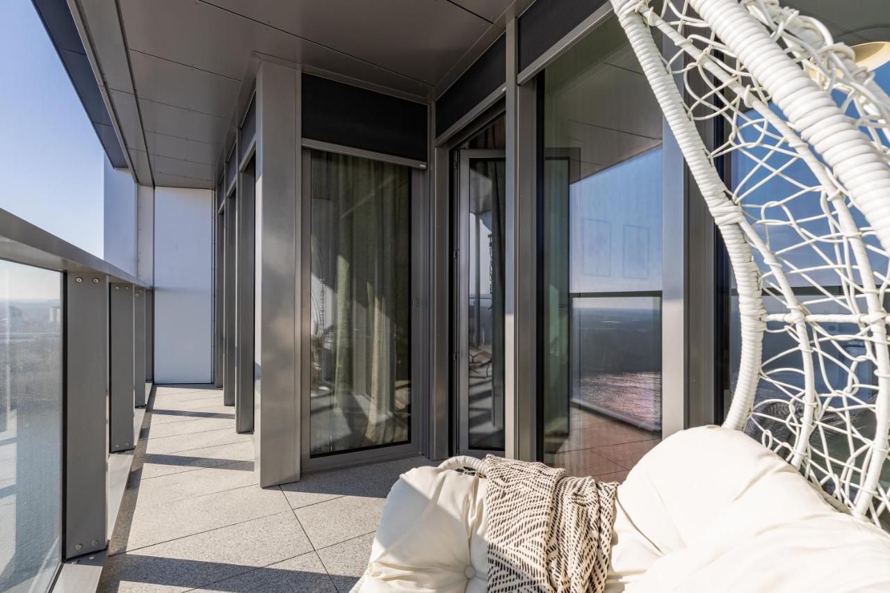 BNB Eurovea Tower Retreat - B&B