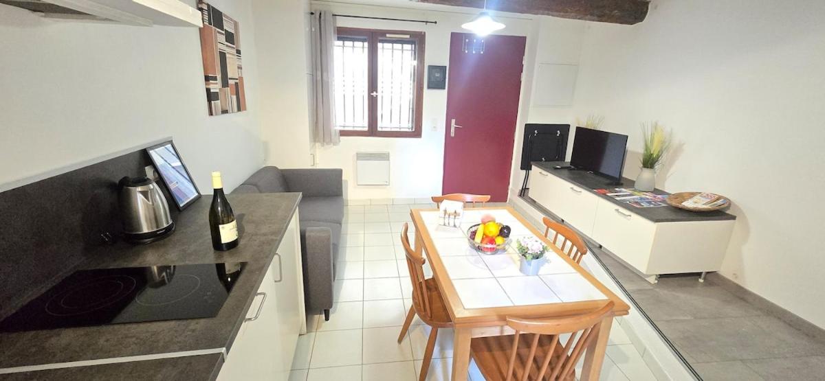 Maison de village centre ville 2 chambres - Ferienwohnung Sérignan