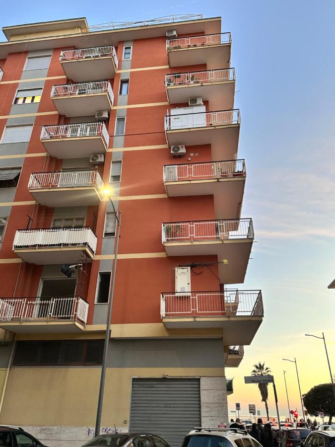 Sul Mare Apartment - Seafront with Sea View - B&B Salerno