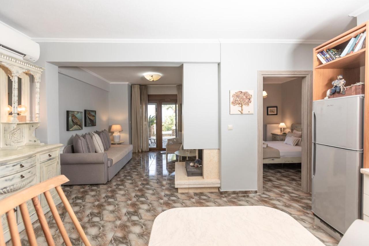 One-Bedroom Apartment with Sea View (4 Adults)