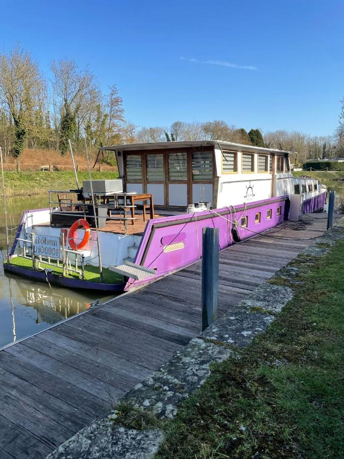 Nuit insolite à bord d'une péniche, 6 personnes - Chambres d’hôtes