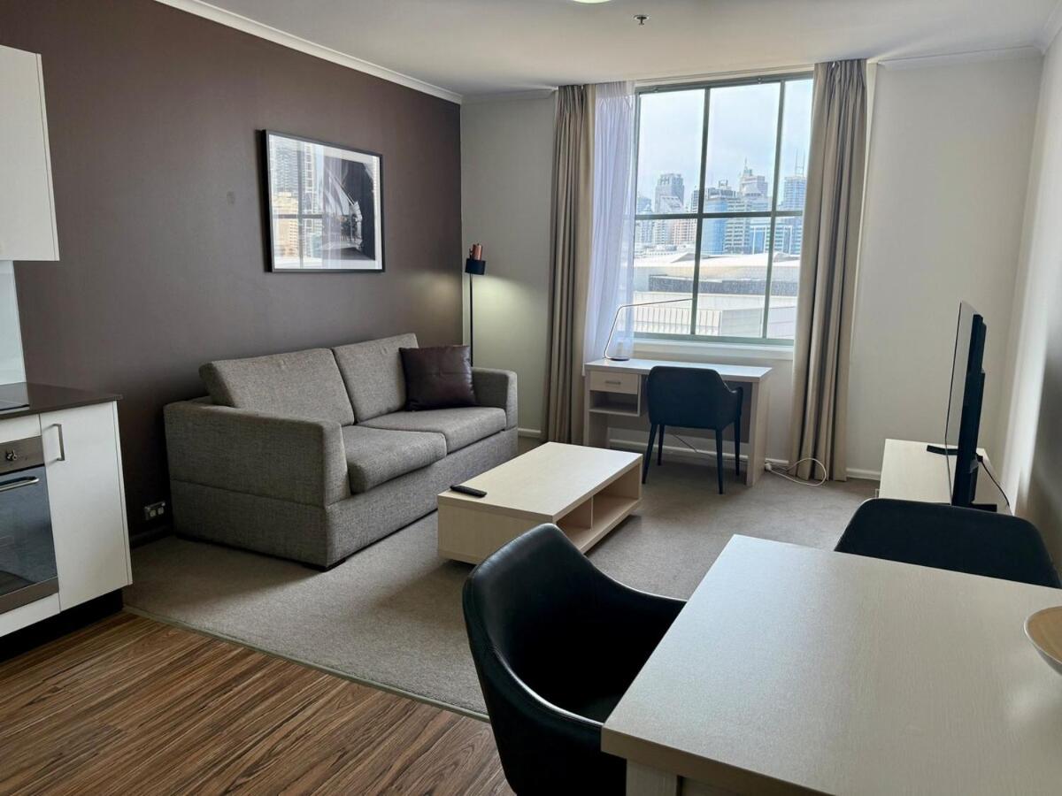 Darling Harbour Escape - Sydney 1 Bedroom - Pool-Gym-Aircon - City Views - B&B Sydney