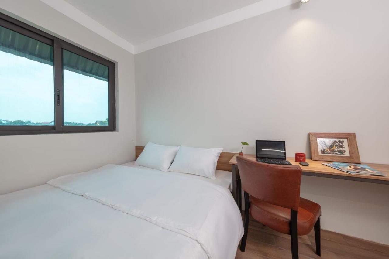 V-Village Apartment - Bed and Breakfast
