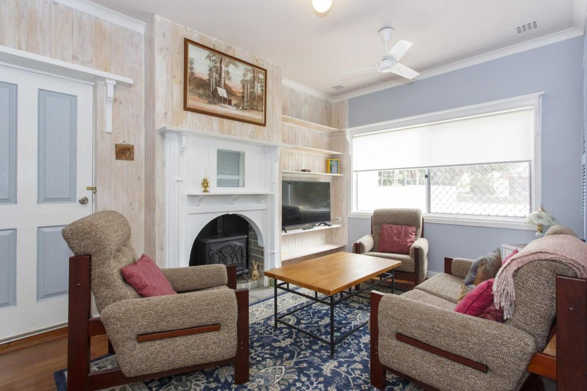 Heritage Cottage - 2-bedrooms - B&B