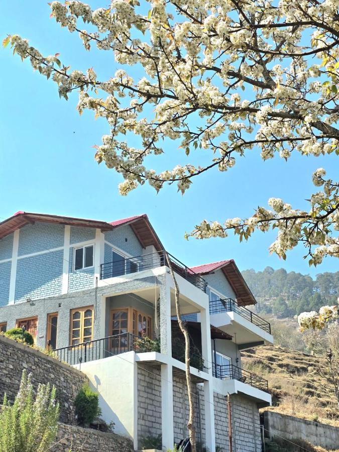 Meraki Living Luxury Homestay, Mukteshwar - Chambres d’hôtes Naini Tāl