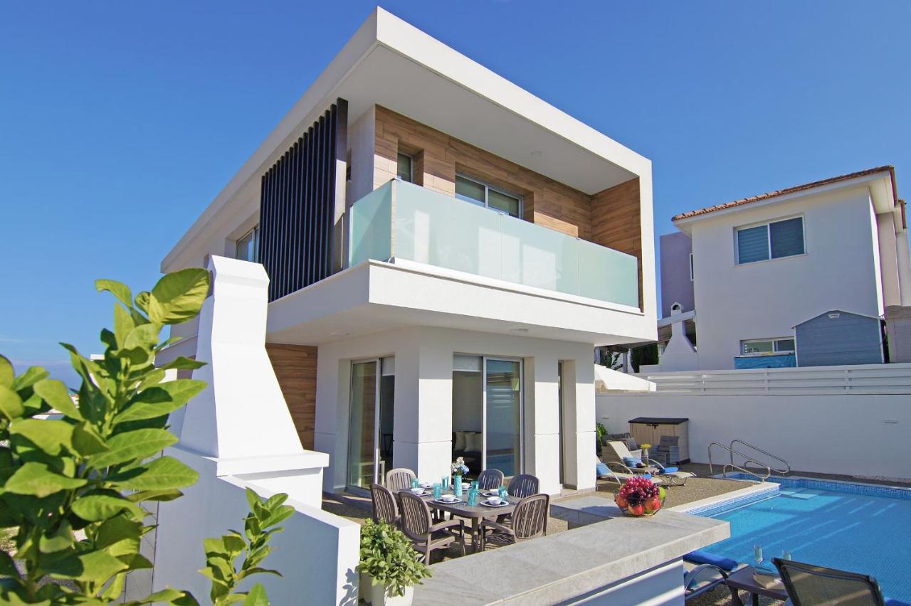 Thea Athena Villa - Walking to the Beach - B&B Paralímni