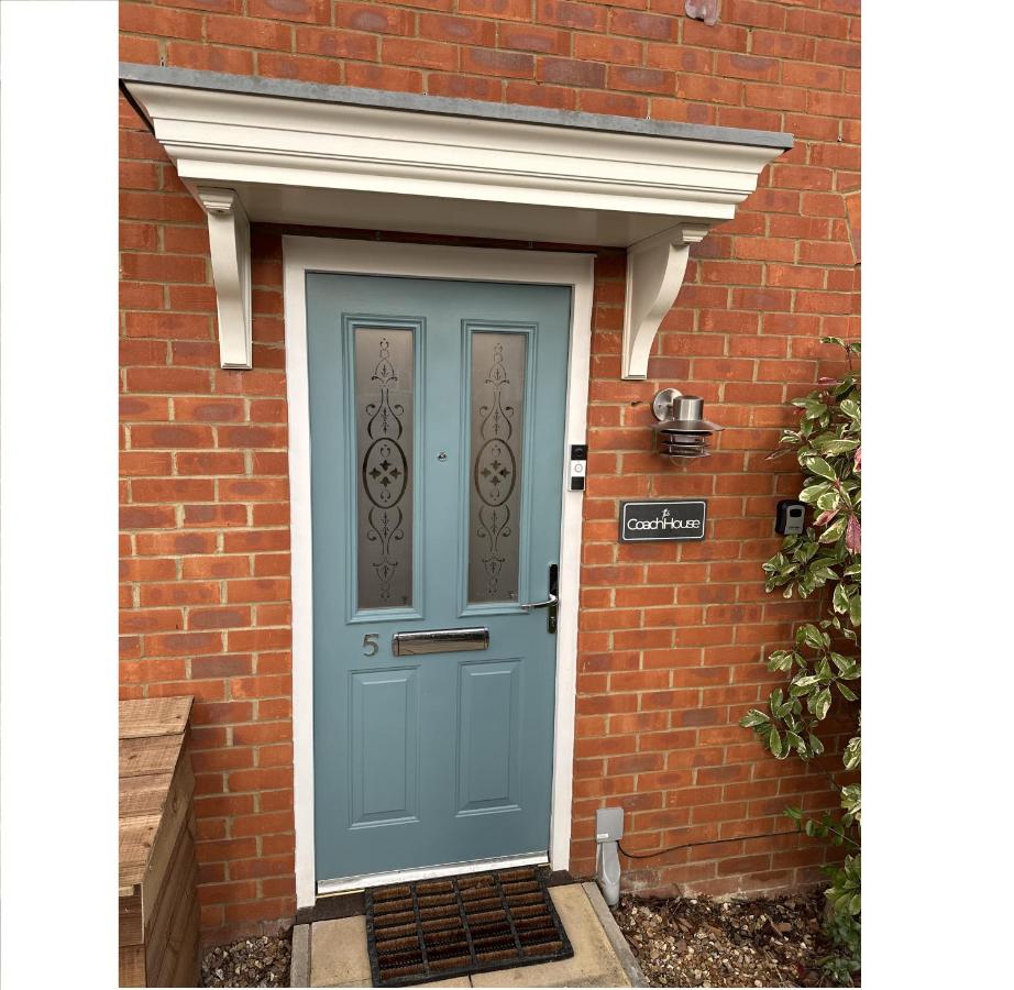 Detached Luxury Coach House - Sky Sports Cinema - EVCharger - B&B