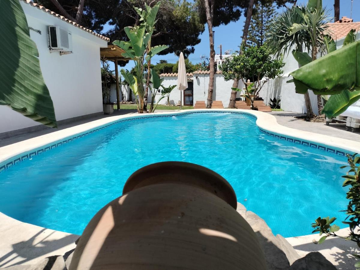 Villa andaluza relax y playa en entorno tranquilo - B&B Chiclana