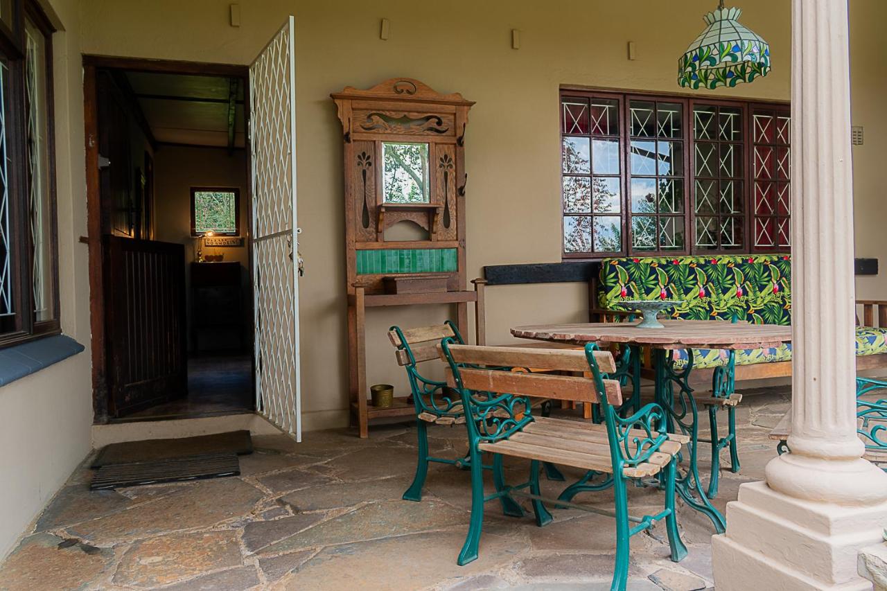 Rosedale Self Catering Cottage with pool and large entertainment BBQ area - B&B