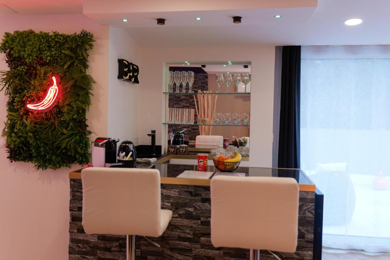 Loveroom de charme avec jacuzzi et sauna - B&B La Penne-sur-Huveaune