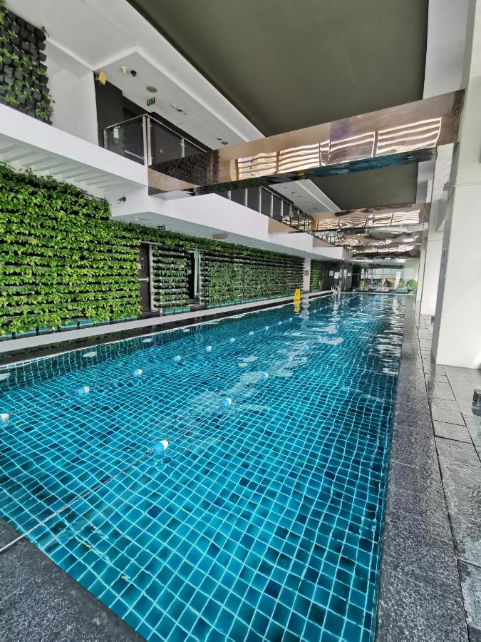 Spacious 1BR APT near Nightlife and Business Center in Makati - Bed and Breakfast Manilla