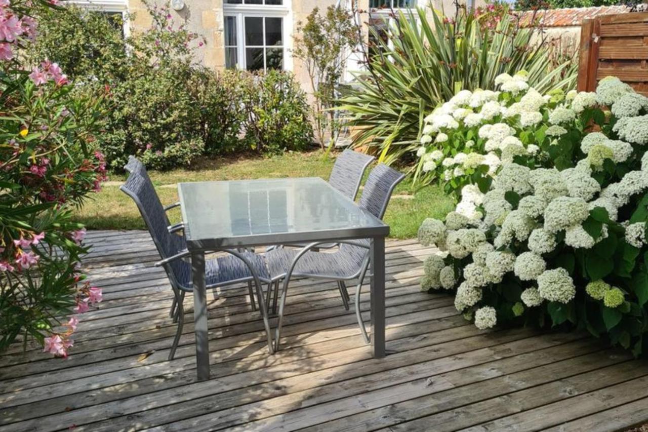 F3 house with garden in Grosbreuil - B&B
