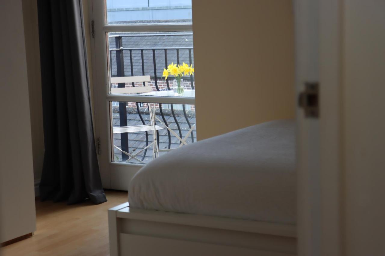 Scandinavian City Centre Apartment - B&B Worcester