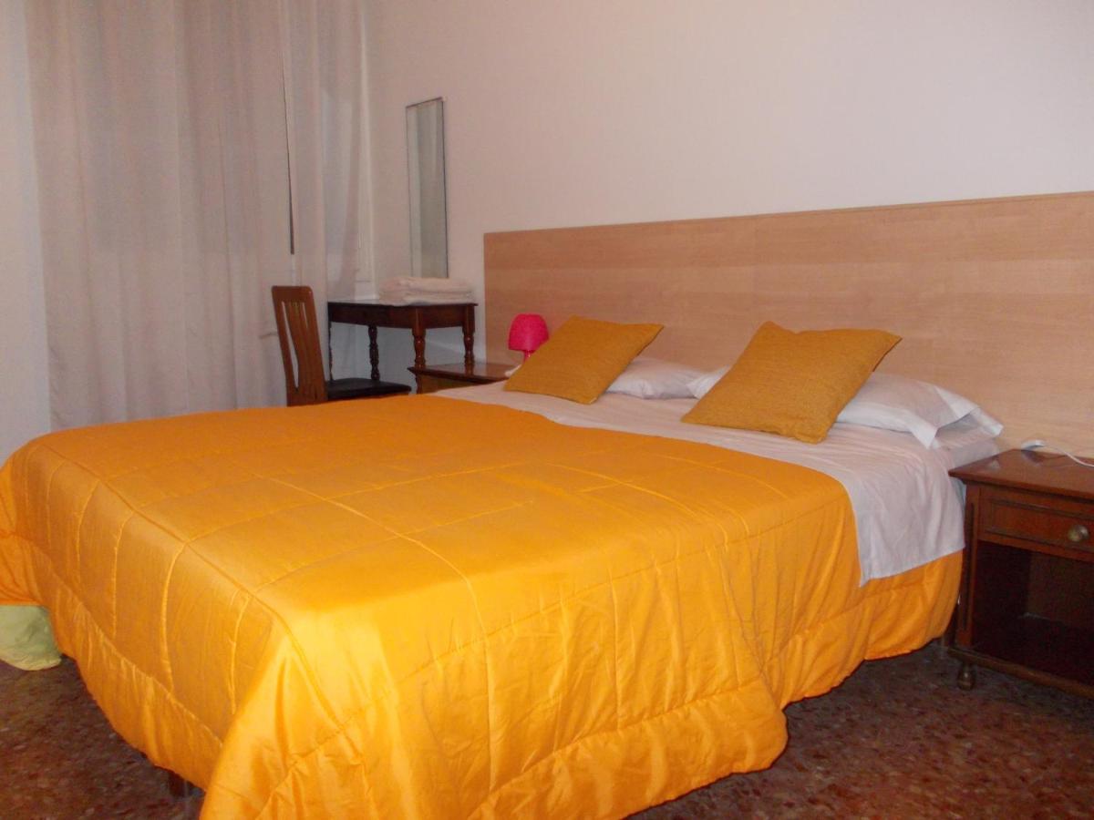 Double or Twin Room with Private Bathroom