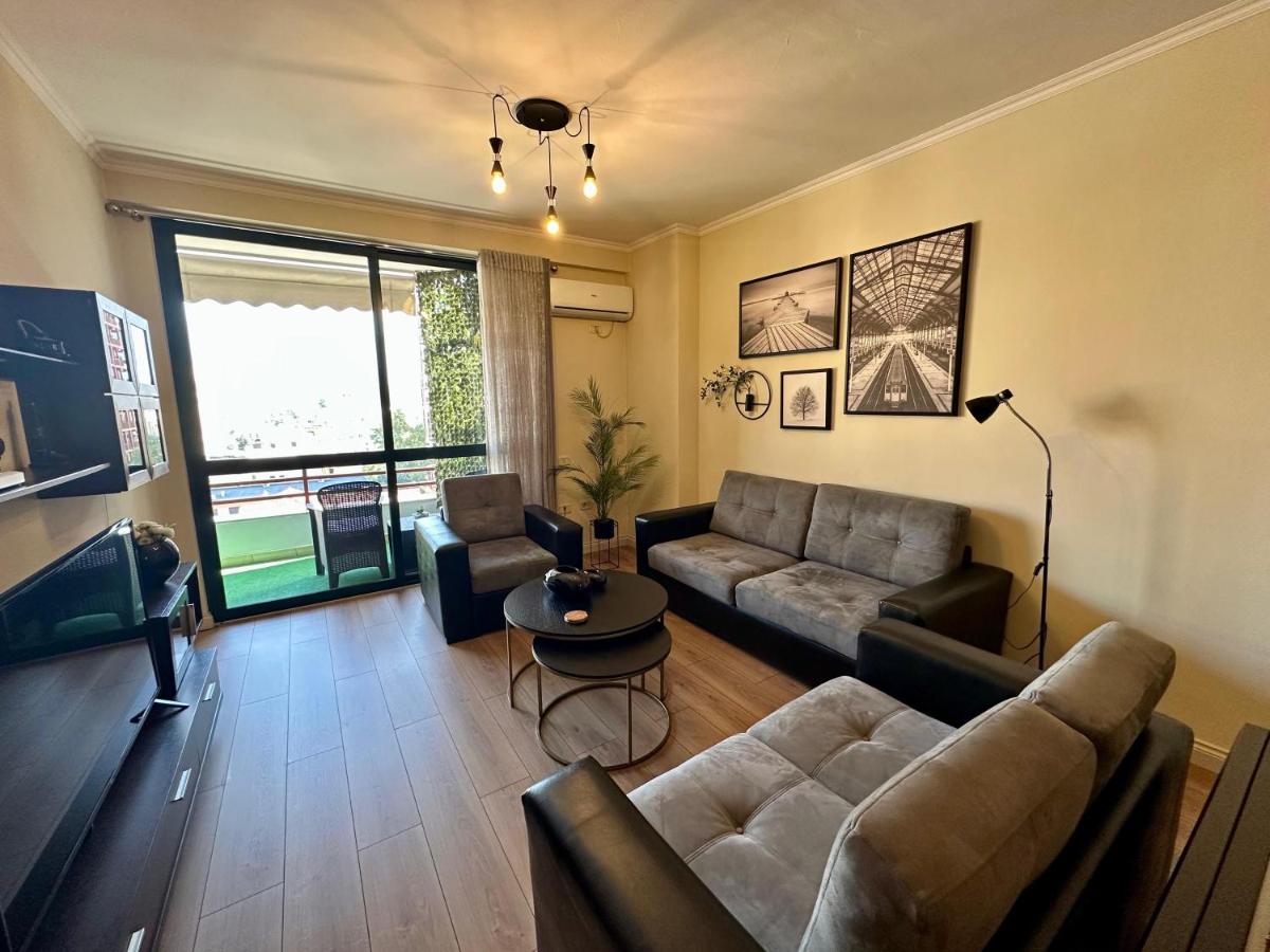 Lucy's Apartment in Tirana Center - Bed and Breakfast Tirana