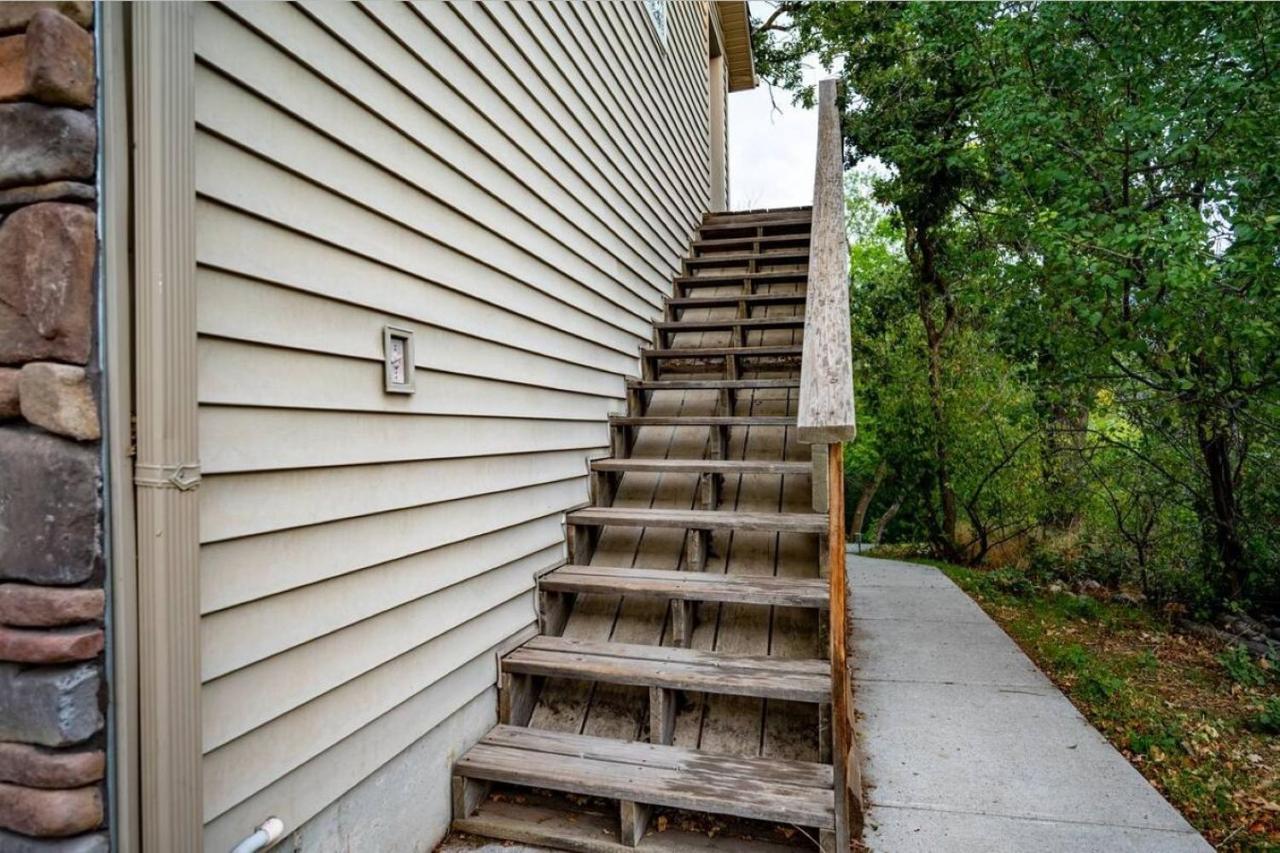 Upper Mountain Haus Studio Close to Slopes Mtns - Bed and Breakfast Ogden