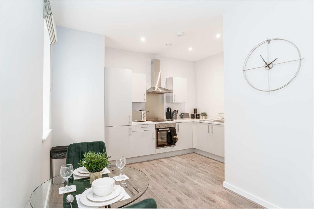 Fantastic 1 Bed Apartment in Waterloo Liverpool - B&B