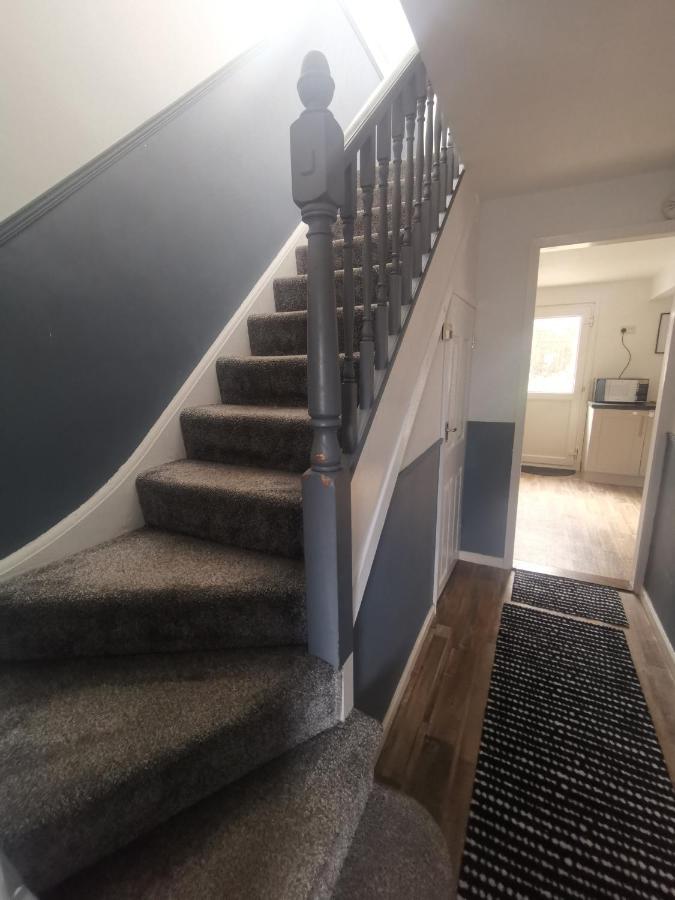 EMA, Castle Donnington Circuit contractors group 4 bedrooms 7 bed house-private parking - Bed and Breakfast Derby