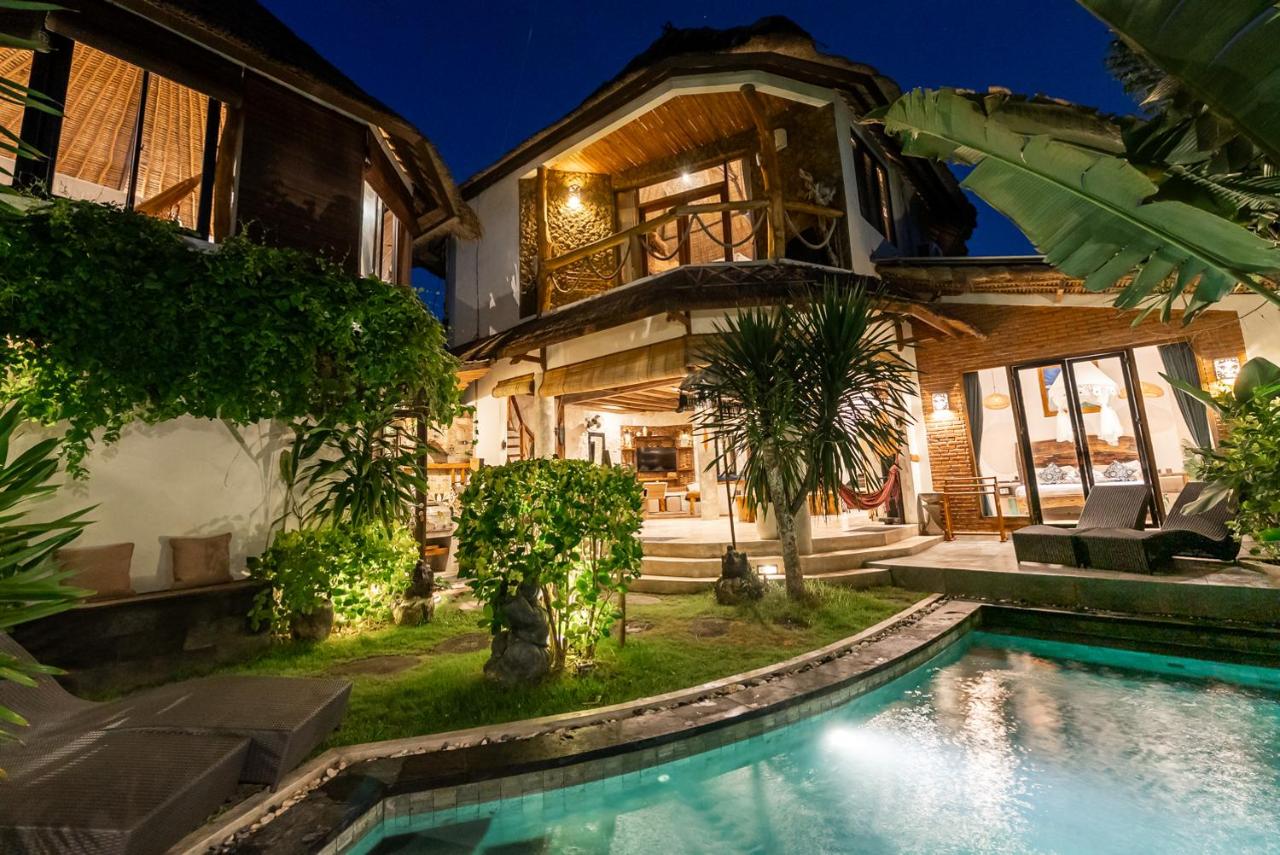Bukit Surf Villa - B&B