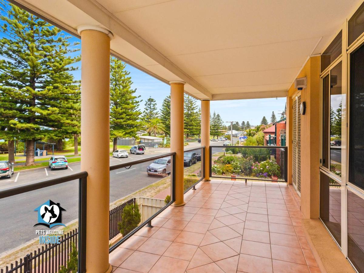 Luxury Ocean Front 3BR Home in Central Victor - Bed and Breakfast Victor Harbor