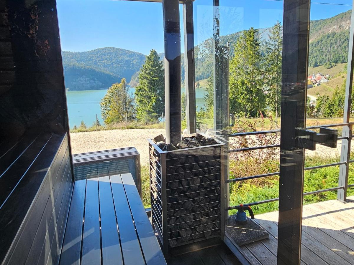 Lakeforest Dedinky Wellness Chata privát jacuzzi aj sauna, výhľad na jazero - Chambres d'hôtes Dedinky