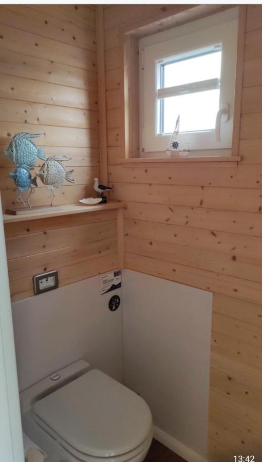 Hausboot Arnica mit großem Sonnendeck und Wäschepaketen inklusive - B&B