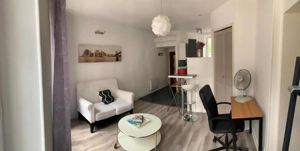 Appartement plein centre de Fontainebleau - Bed and Breakfast